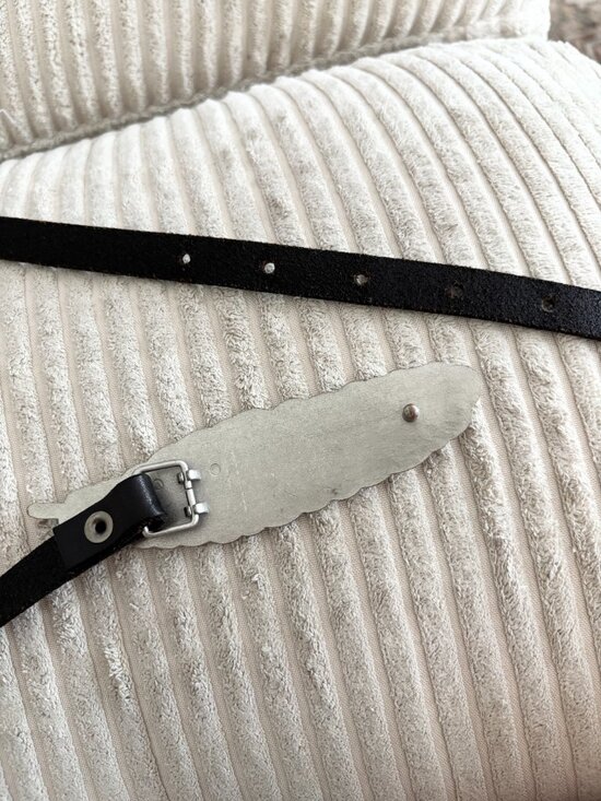 VTG Feather Buckle Black Leather Boho Skinny Belt main image 7